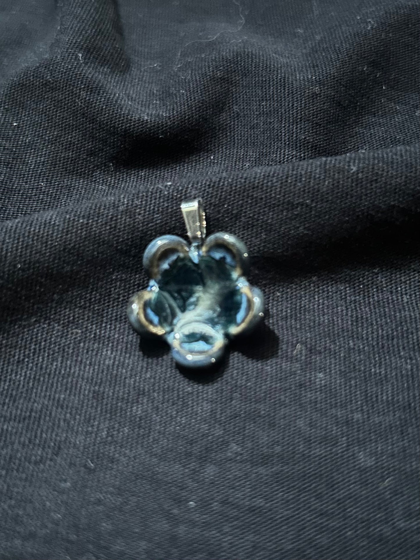 Pendentif fleur